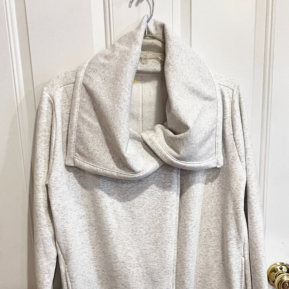 Zella high collared long sweatshirt cardigan jacket Heather Gray/White Size S